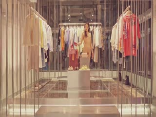 北京天使捷哥全裸逛街購物順便客串展櫃模特,誘人胴體任你飽覽!